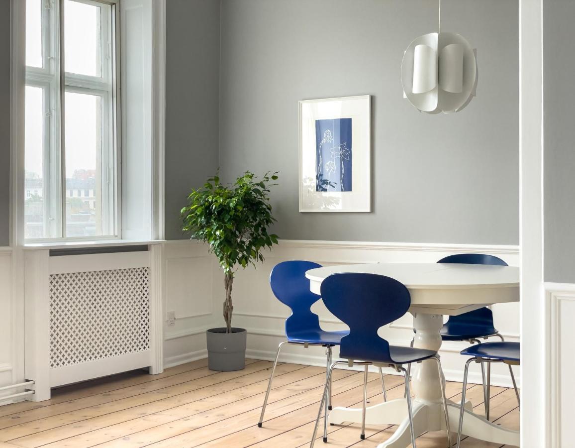 Stylish Classic Danish Design Apartment Kopenhagen Exterior foto