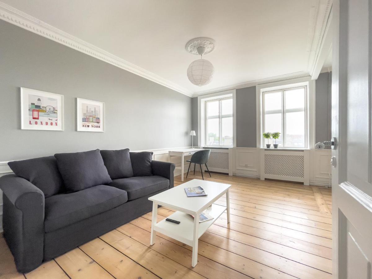 Stylish Classic Danish Design Apartment Kopenhagen Exterior foto